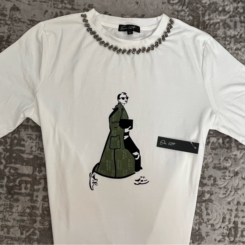 ON 12TH Bejeweled Neckline Shirt Girl in Green Trench Coat w/ Bag Design (M)